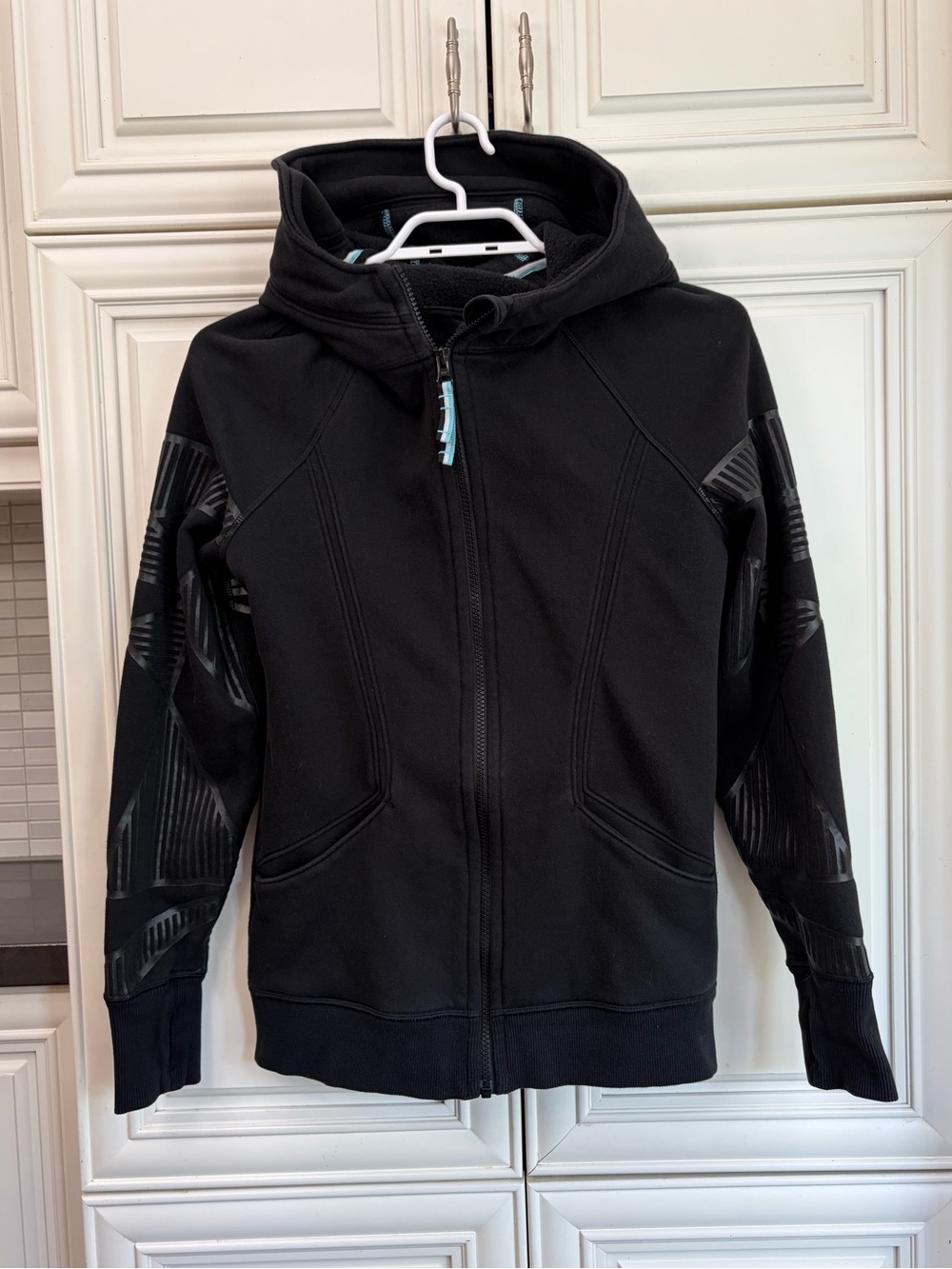 Ivivva girl’s full zip hoodie